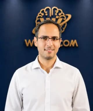 پرتره عضو تیم توسعه بکاند وبکام